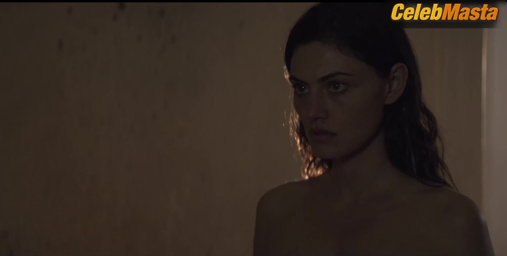 Phoebe Tonkin ’s Tits Scene In Bloom - Photo 1 of 5 photo 4