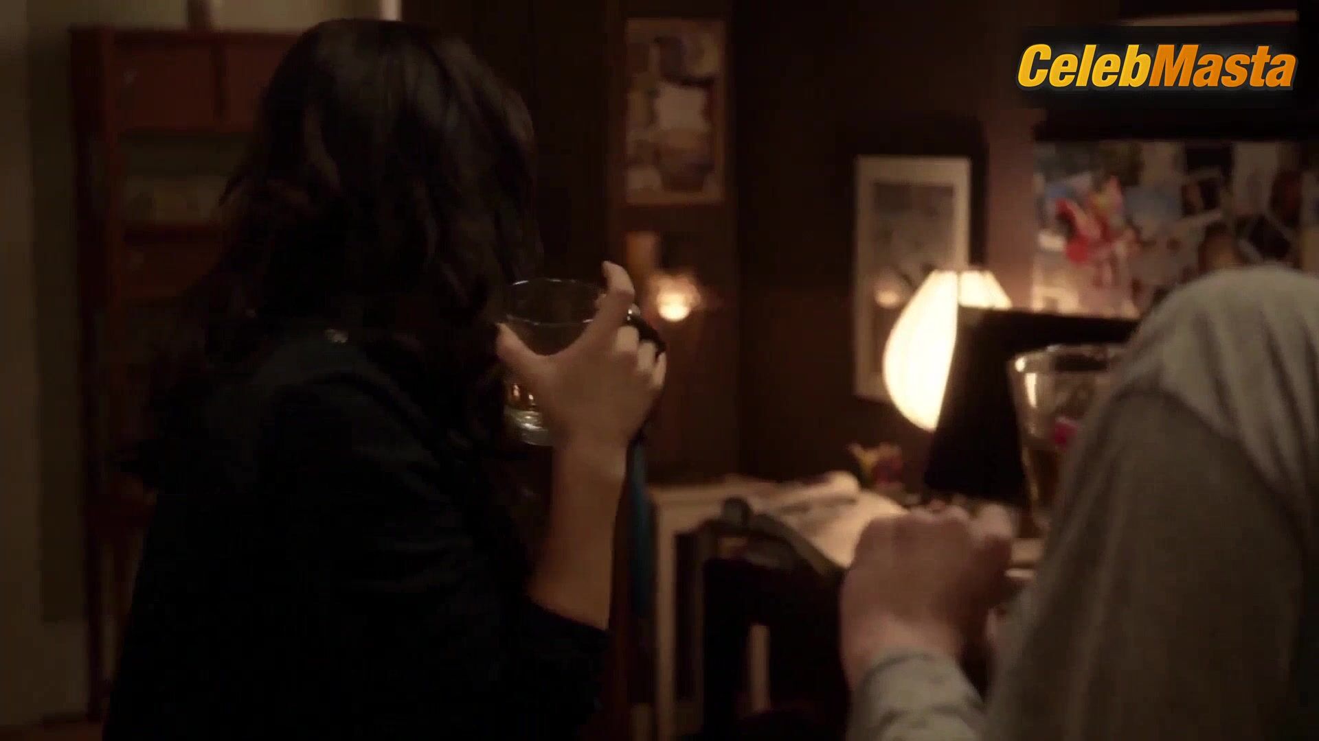 Jessica Parker Kennedy Phoebe Tonkin And ’s Underwear Scene - Photo 1 of 5 photo 5