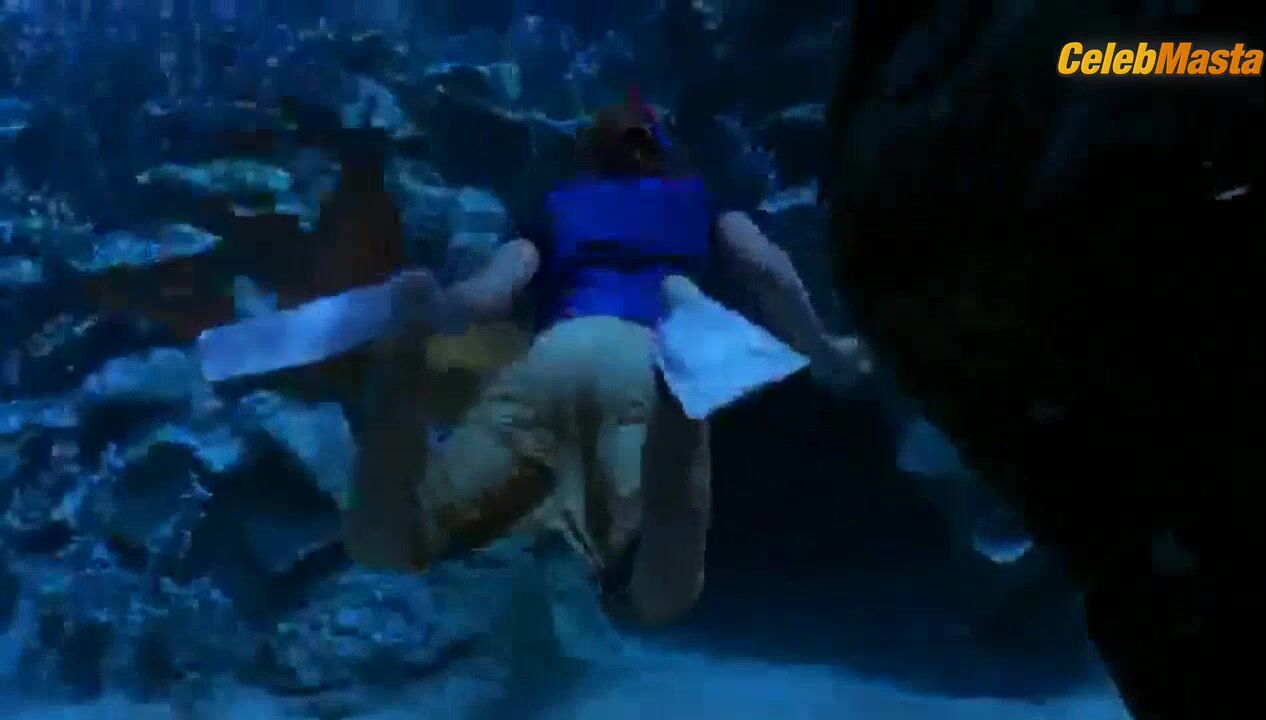 Phoebe Tonkin ’s Racy Scene In H2o Just Add Water - Photo 1 of 5 photo 4