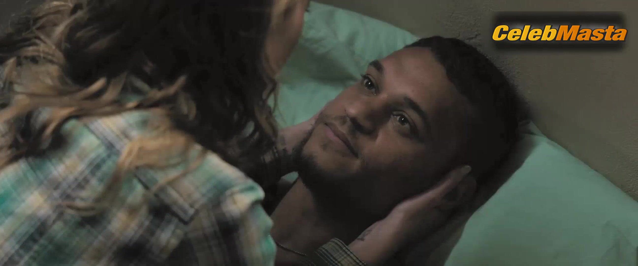 Maika Monroe Hot Scene In Reminders Of Him - Photo 2 of 5 photo 1