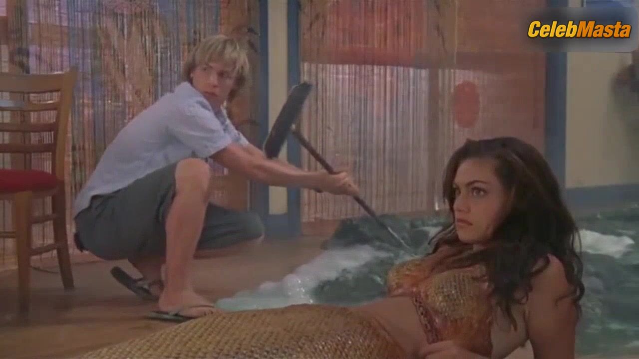 Phoebe Tonkin Steamy Scene In H2o Just Add Water - Photo 1 of 5 photo 2
