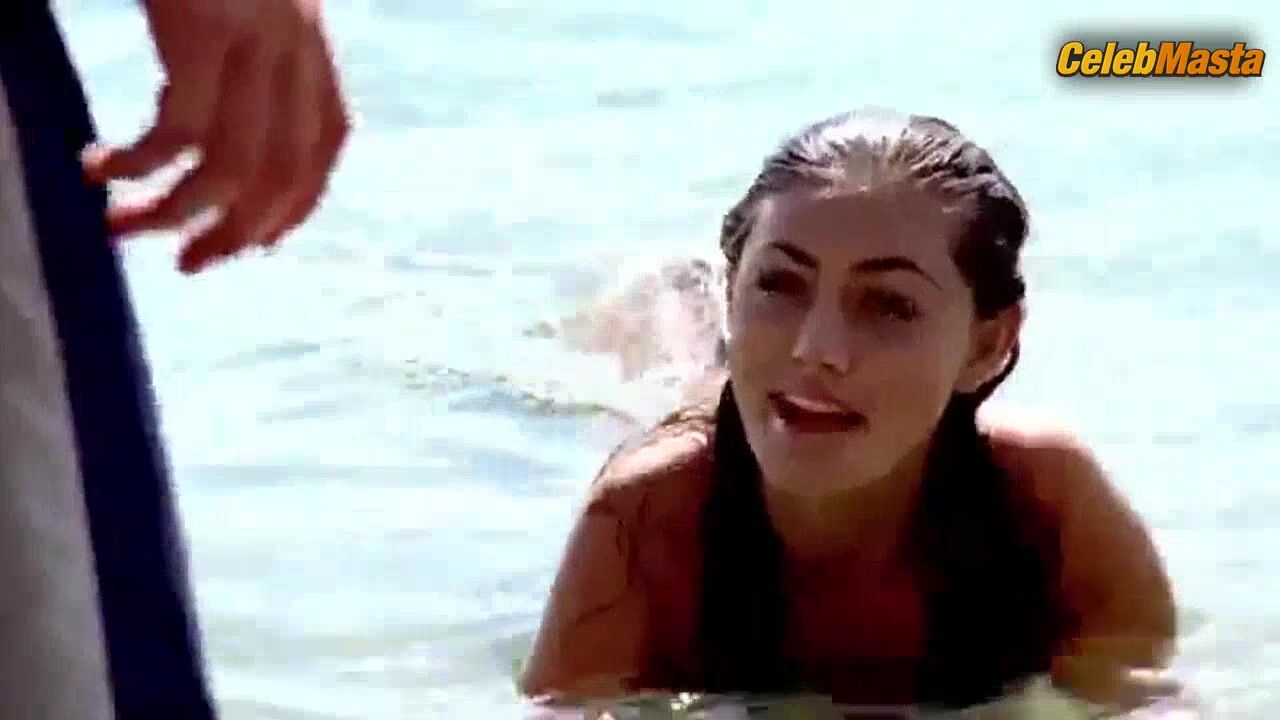 Phoebe Tonkin Sex Scene From H2o Just Add Water - Photo 1 of 5