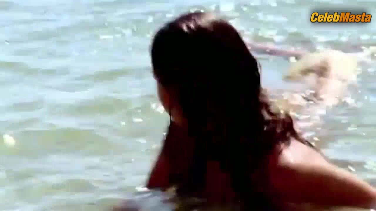 Phoebe Tonkin Sex Scene From H2o Just Add Water - Photo 1 of 5 photo 4