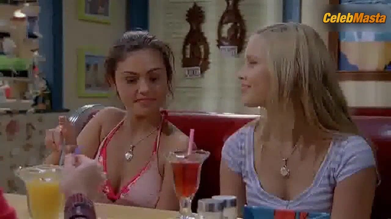 Phoebe Tonkin Shows Sex Scene In H2o Just Add Water - Photo 1 of 5 photo 2