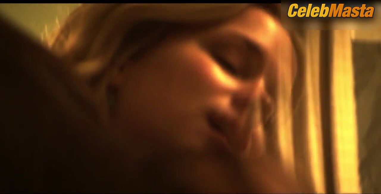 Elizabeth Lail Shay Mitchell And ’s Lesbian Sex Scene - Photo 1 of 5