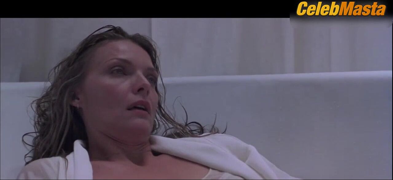 Michelle Pfeiffer ’s Sex Scene From What Lies Beneath - Photo 1 of 5 photo 4