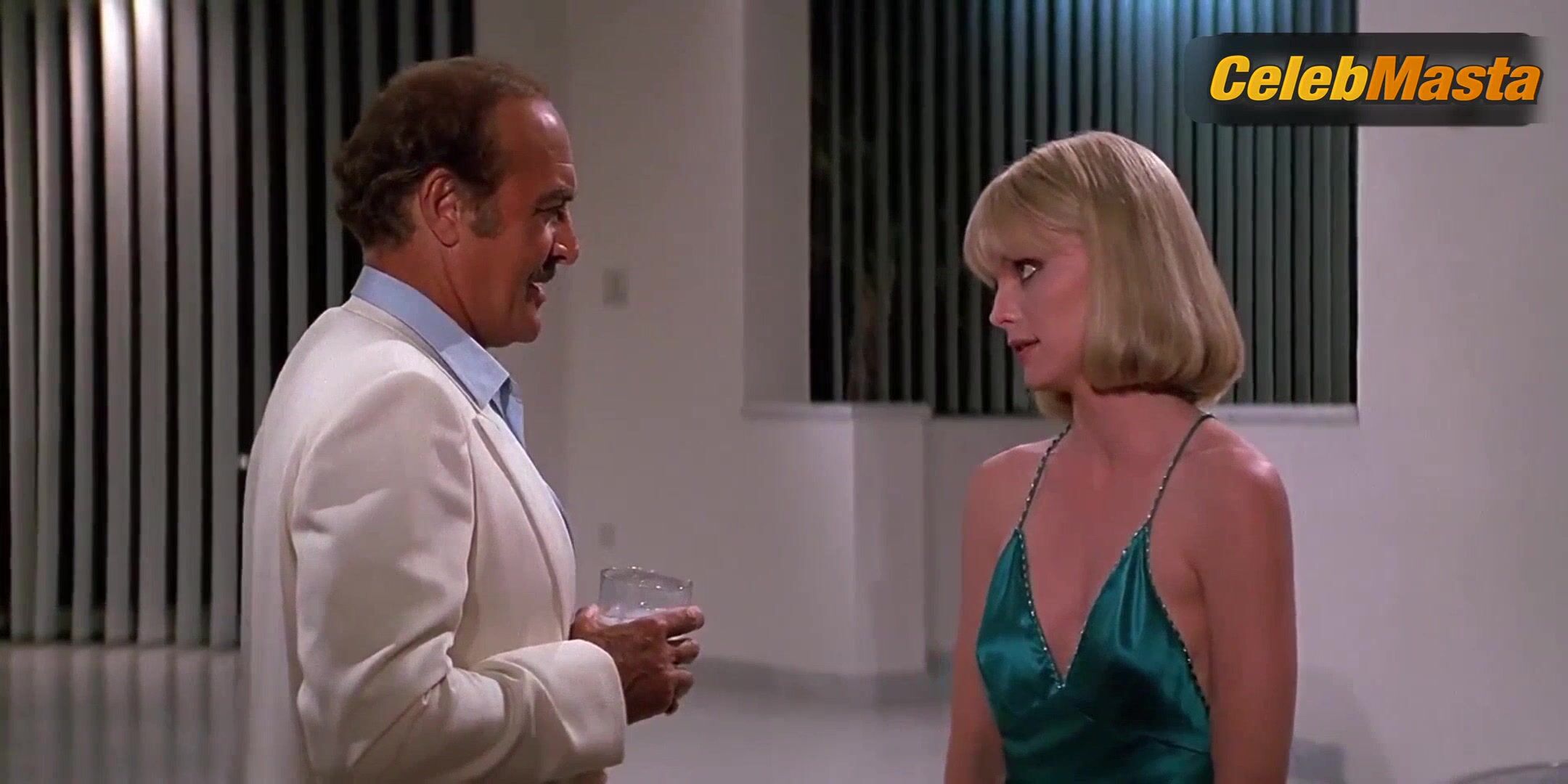 Michelle Pfeiffer Sex Scene From Scarface - Photo 2 of 5