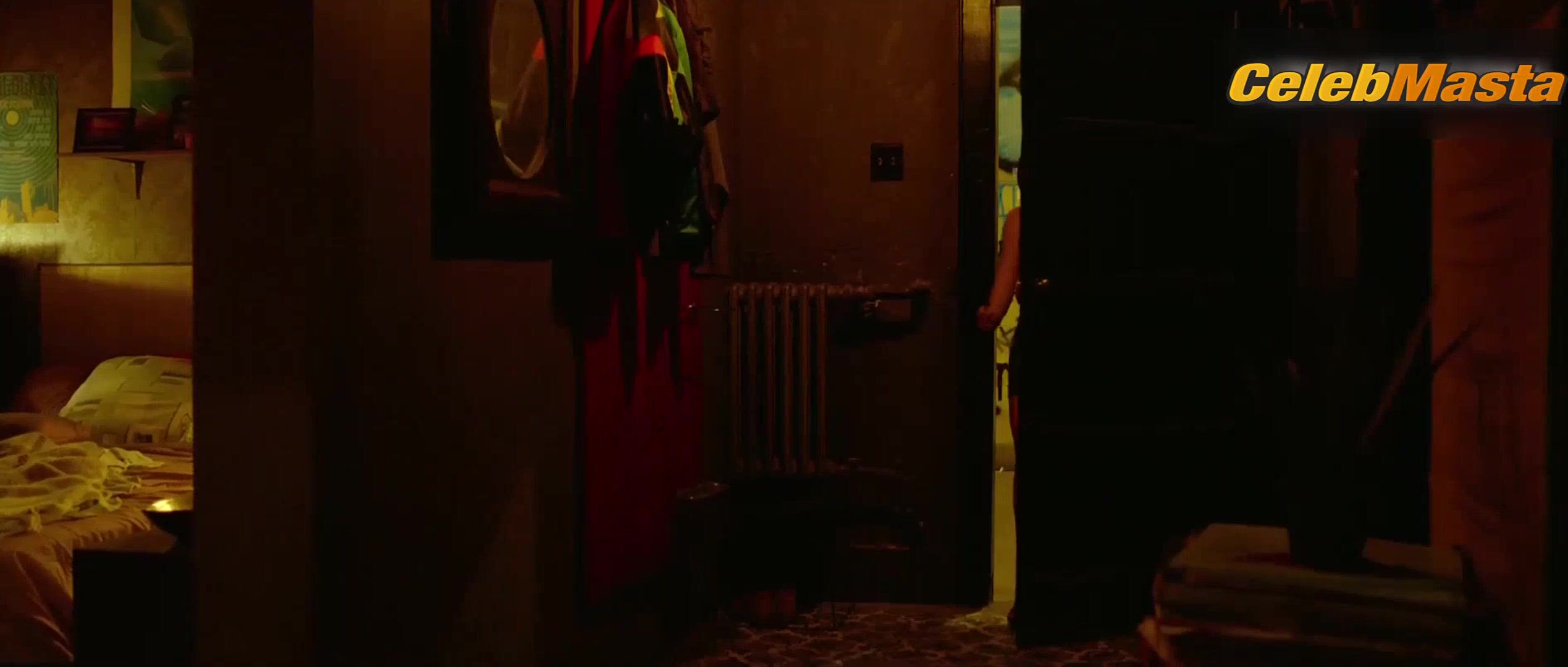 Maika Monroe ’s Tits Scene From Tau - Photo 2 of 5