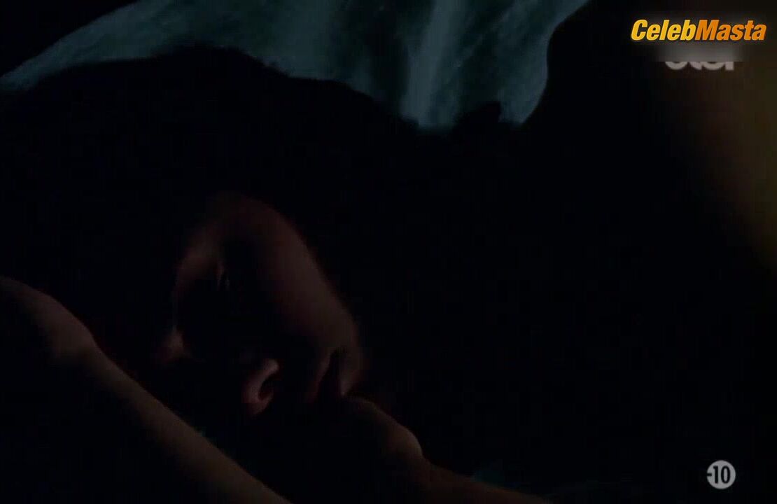 Marion Cotillard Tits Scene From Une Femme Piegee - Photo 2 of 5 photo 5