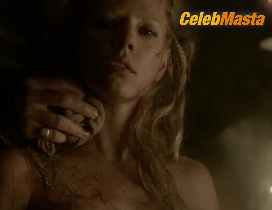 Katheryn Winnick ’s Hot Scene In Vikings - Photo 1 of 5 photo 2