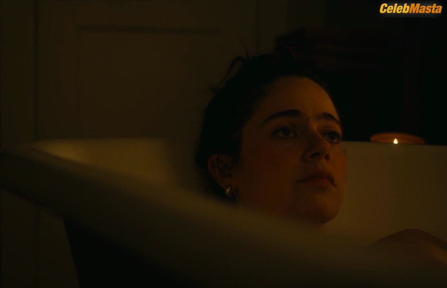 Molly Gordon ’s Hot Scene In Oh, Hi! - Photo 2 of 5 photo 1
