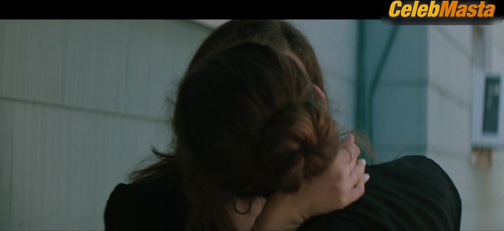 Molly Gordon And Rachel Sennott’s Lesbian Scene - Photo 2 of 5