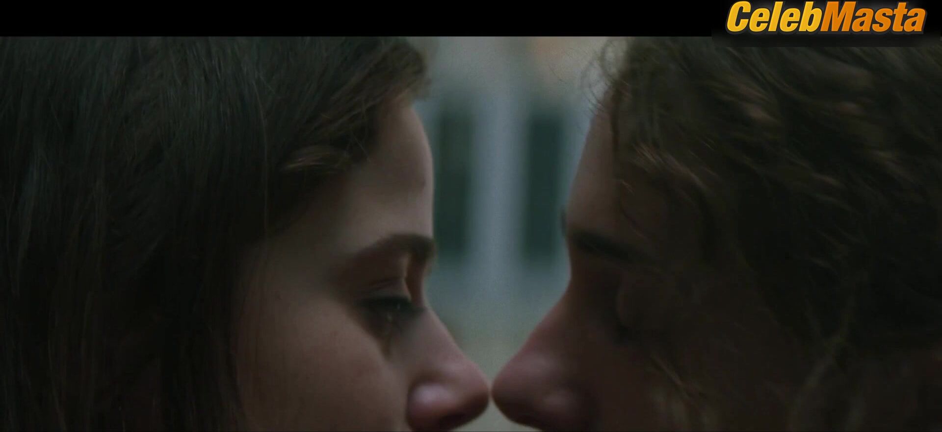 Molly Gordon And Rachel Sennott’s Lesbian Scene - Photo 2 of 5 photo 4