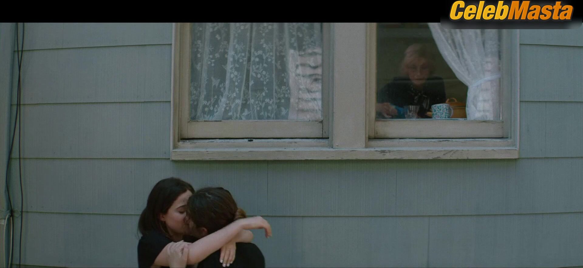 Molly Gordon And Rachel Sennott’s Lesbian Scene - Photo 2 of 5 photo 5