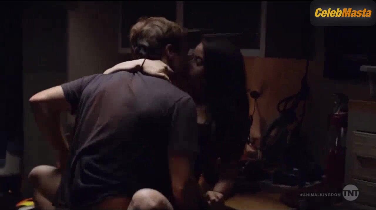 Molly Gordon Reveals Tits In Scene From Animal Kingdom - Photo 3 of 5 photo 4
