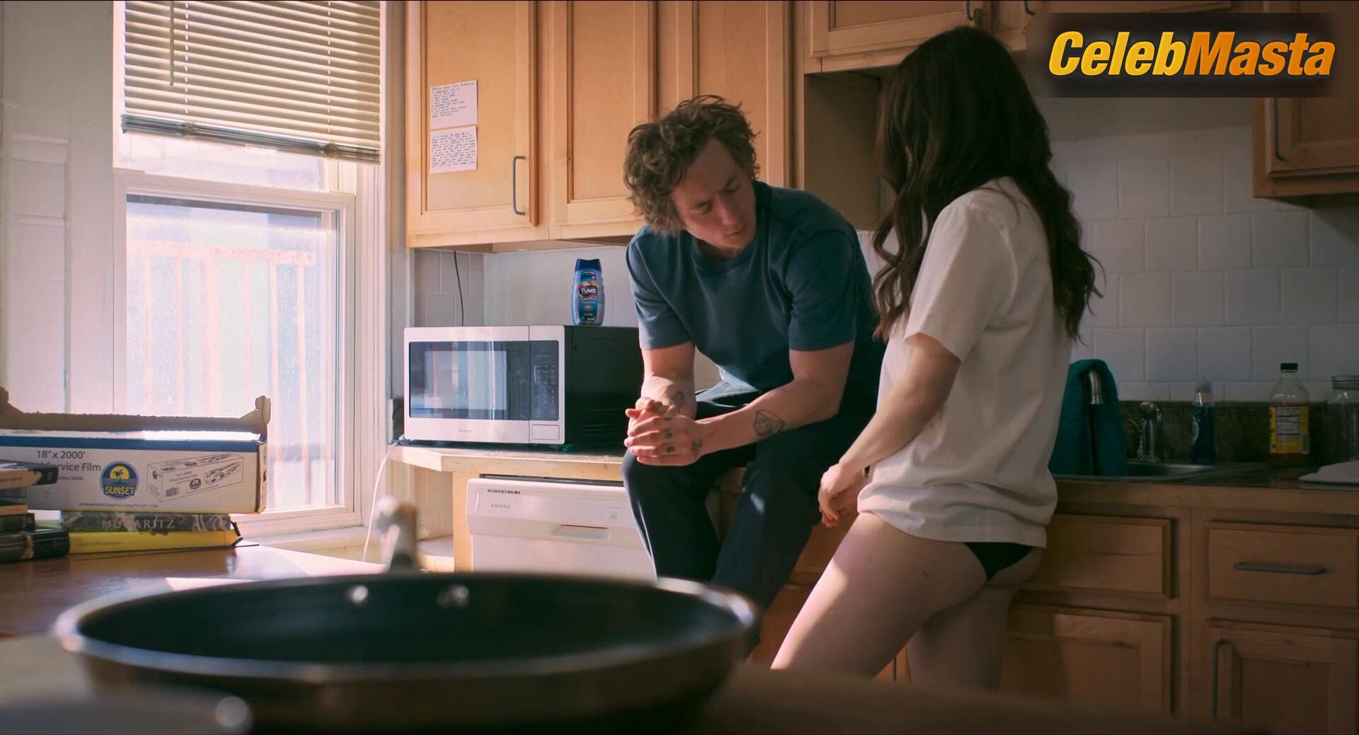 Molly Gordon ’s Underwear Scene From The Bear - Photo 2 of 5 photo 4