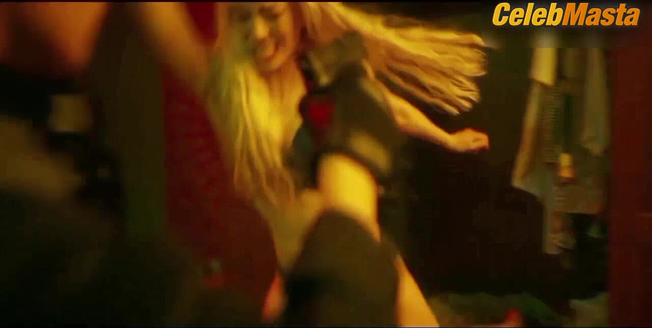 Geum Hannah ’s Sexy Scene From A Shop For Killers - Photo 2 of 5 photo 1