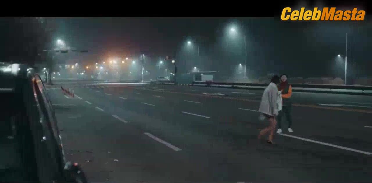 Geum Hannah ’s Ass And Tits Scene In Pick Up - Photo 2 of 5 photo 4
