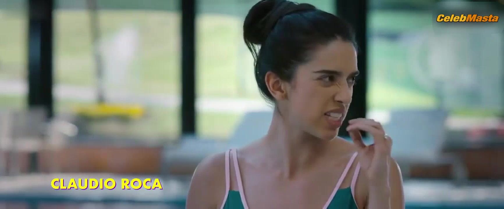 Ela Velden Swimsuit Scene From Veinteanera Divorciada Y - Photo 3 of 5 photo 4