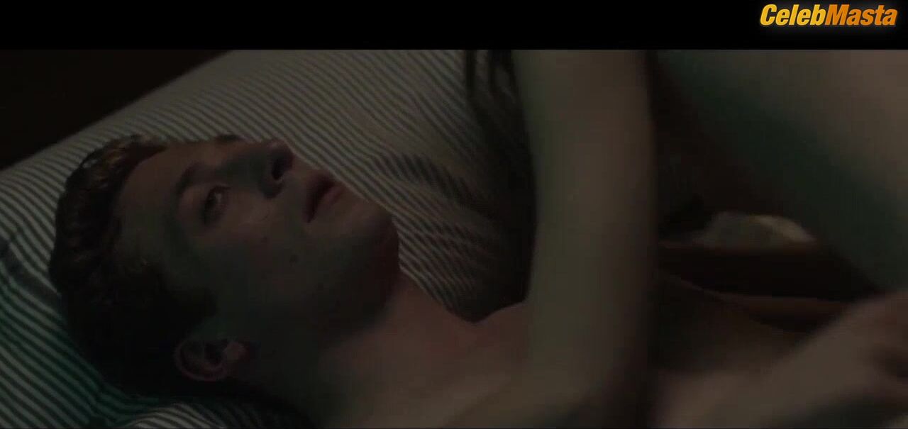Maika Monroe Shows Tits Scene In After Everything - Photo 1 of 5 photo 2