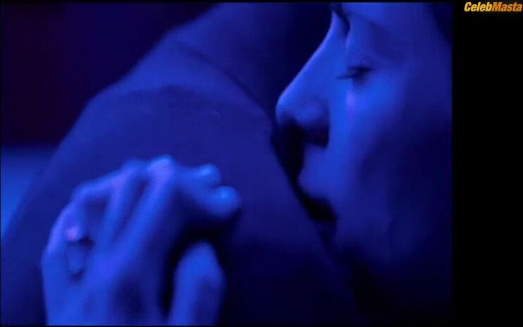 Ludwika Paleta ’s Sexy Scene From Amores Modernos - Photo 3 of 5 photo 1