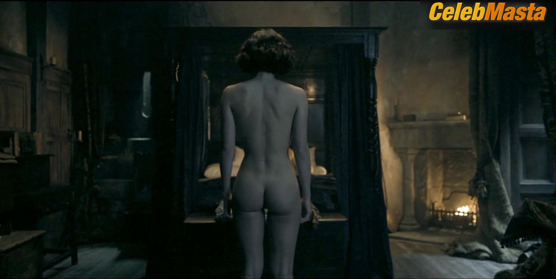 Hermione Corfield ’s Booty Scene In Outlander Blood Of - Photo 2 of 5