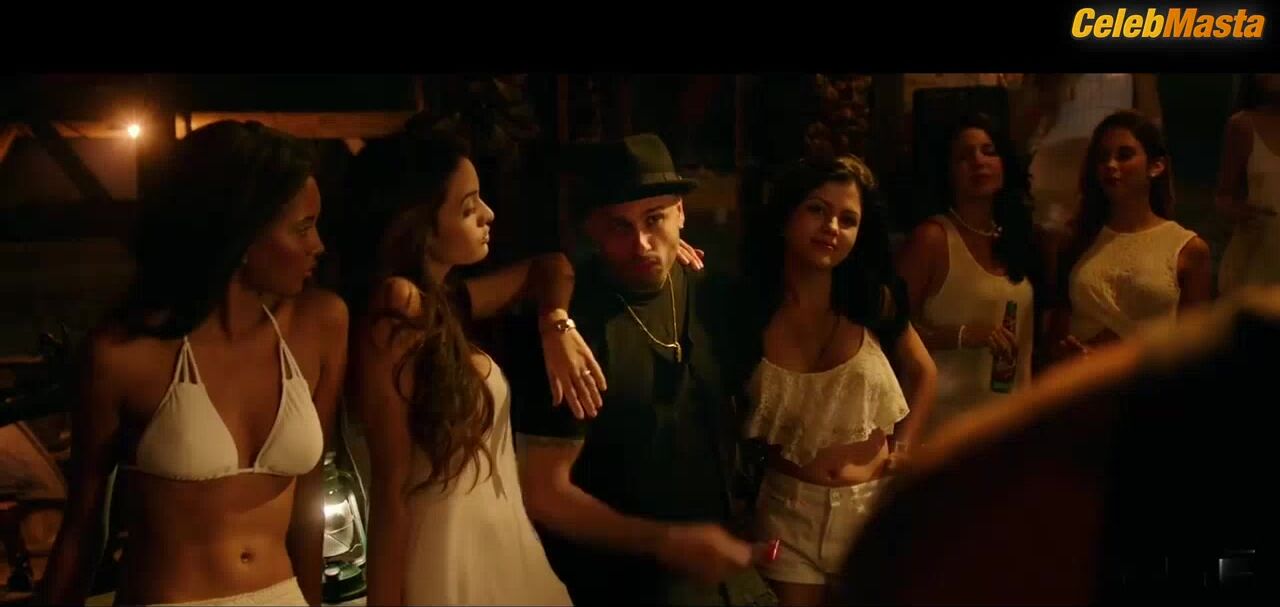 Hermione Corfield Swimsuit Scene From Xxx Return Of Xander Cage - Photo 2 of 5 photo 4