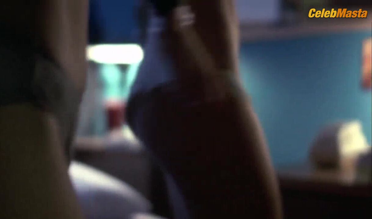 Kathleen Robertson Lesbian, Booty Scene From Xx/xy - Photo 2 of 5 photo 1