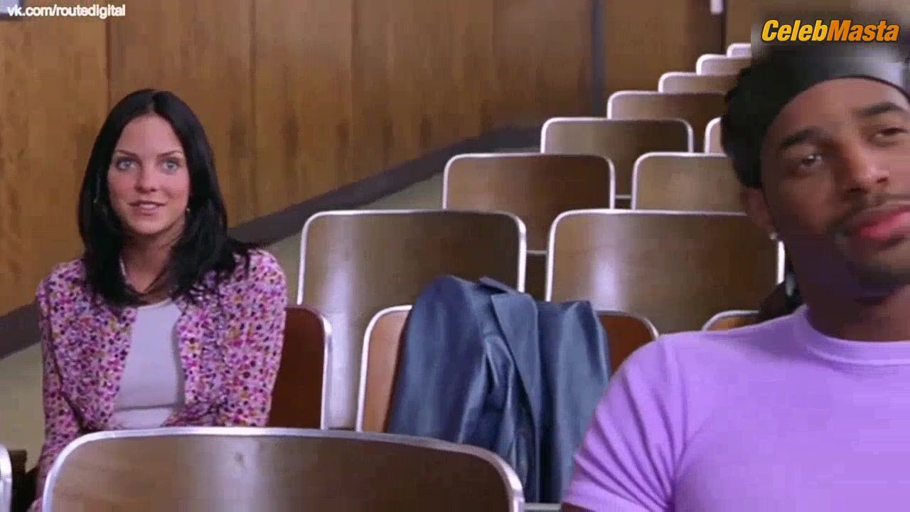 Kathleen Robertson ’s Sexy Scene From Scary Movie 2 - Photo 2 of 5 photo 1