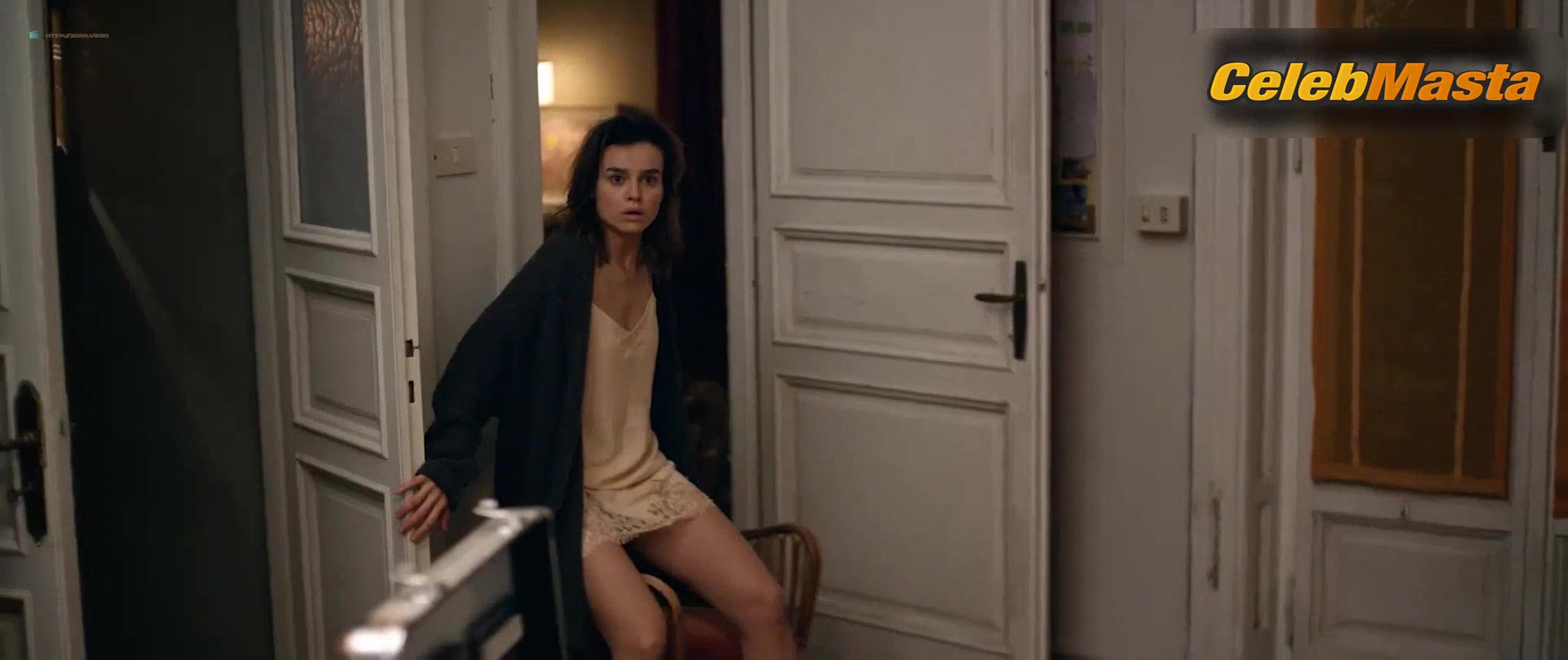 Kasia Smutniak Tits And Underwear Scene From Moglie E Marito - Photo 1 of 5