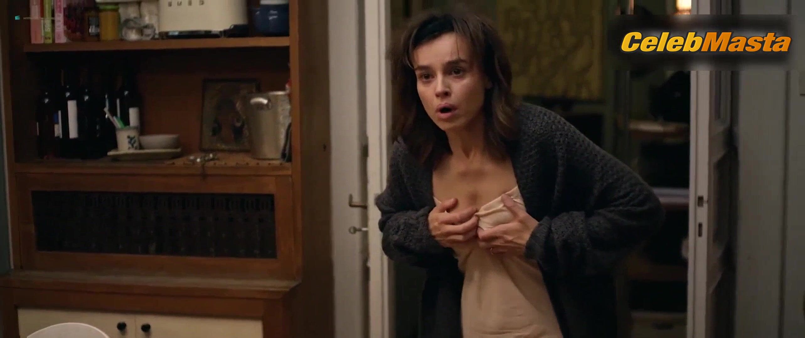 Kasia Smutniak Tits And Underwear Scene From Moglie E Marito - Photo 1 of 5 photo 5