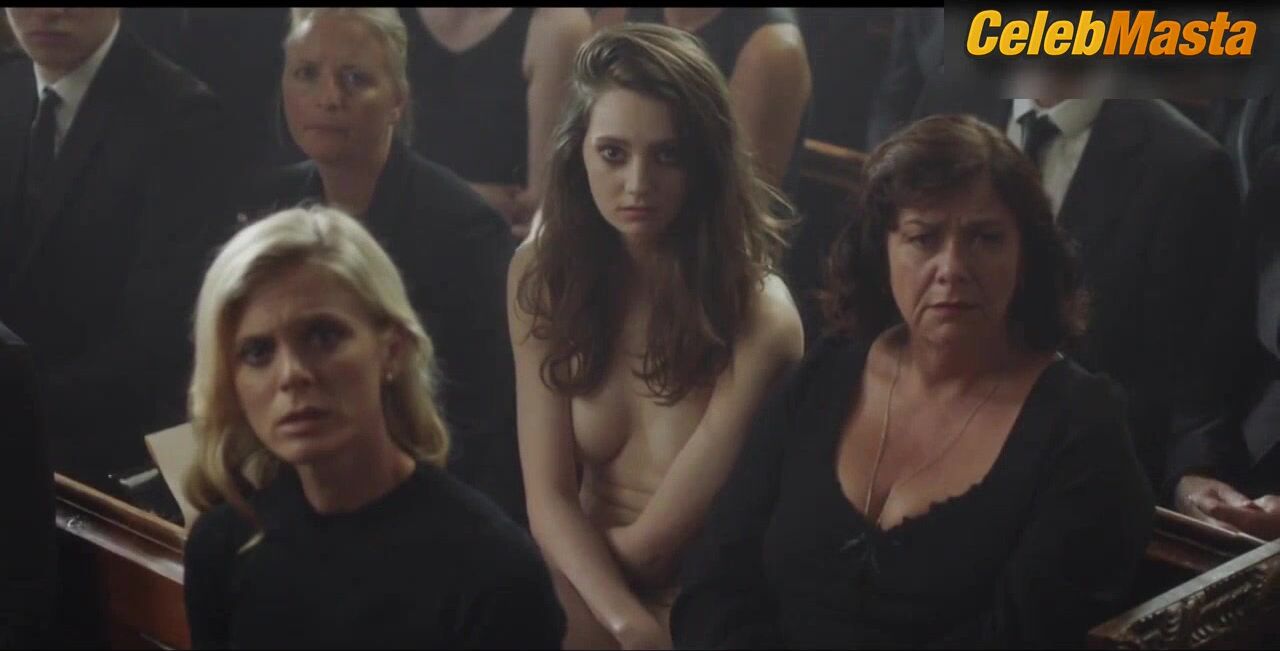Tanya Reynolds Sexy Scene From Delicious - Photo 2 of 5