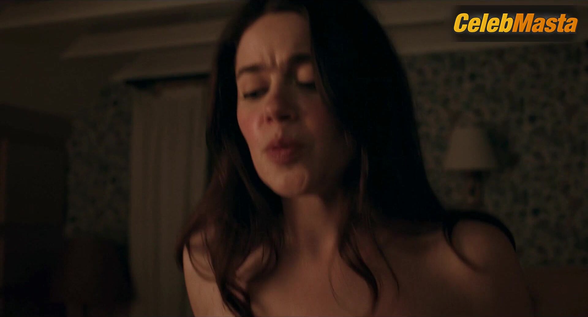 Molly Gordon Naked, Tits Scene In Oh, Hi! - Photo 1 of 5 photo 2