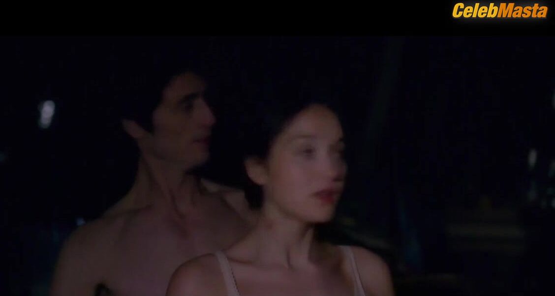 Anais Demoustier ’s Underwear Scene From Marguerite Et - Photo 1 of 5 photo 4