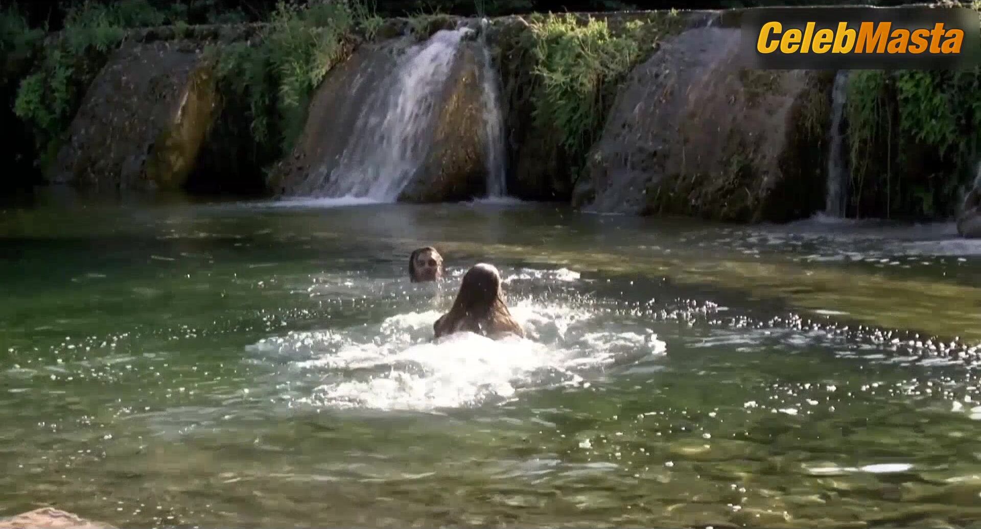 Anais Demoustier Ass, Tits Scene From Living On Love Alone - Photo 3 of 5 photo 4