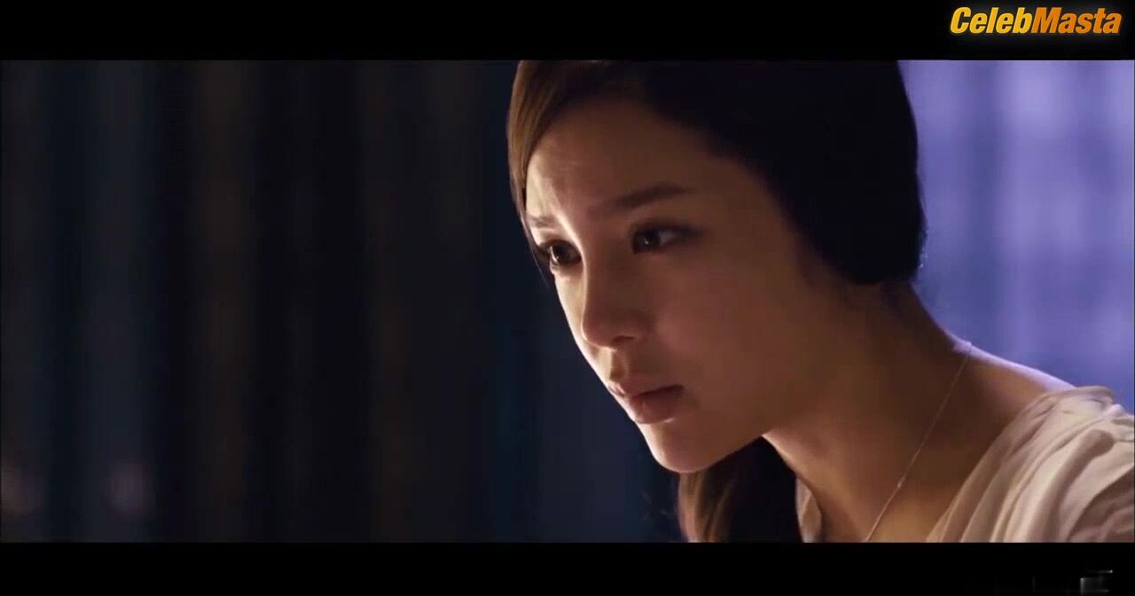 Park Si-yeon Tits Scene From The Scent - Photo 2 of 5 photo 4