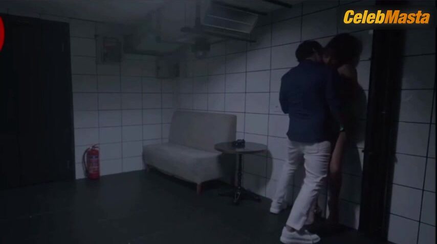 Aslihan Malbora Sexy Scene From Darmaduman - Photo 3 of 5 photo 5