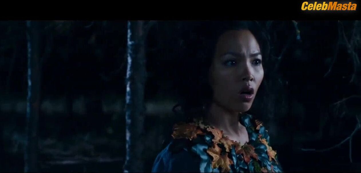 Margarita Levieva ’s Lesbian Scene From Knights Of - Photo 2 of 5