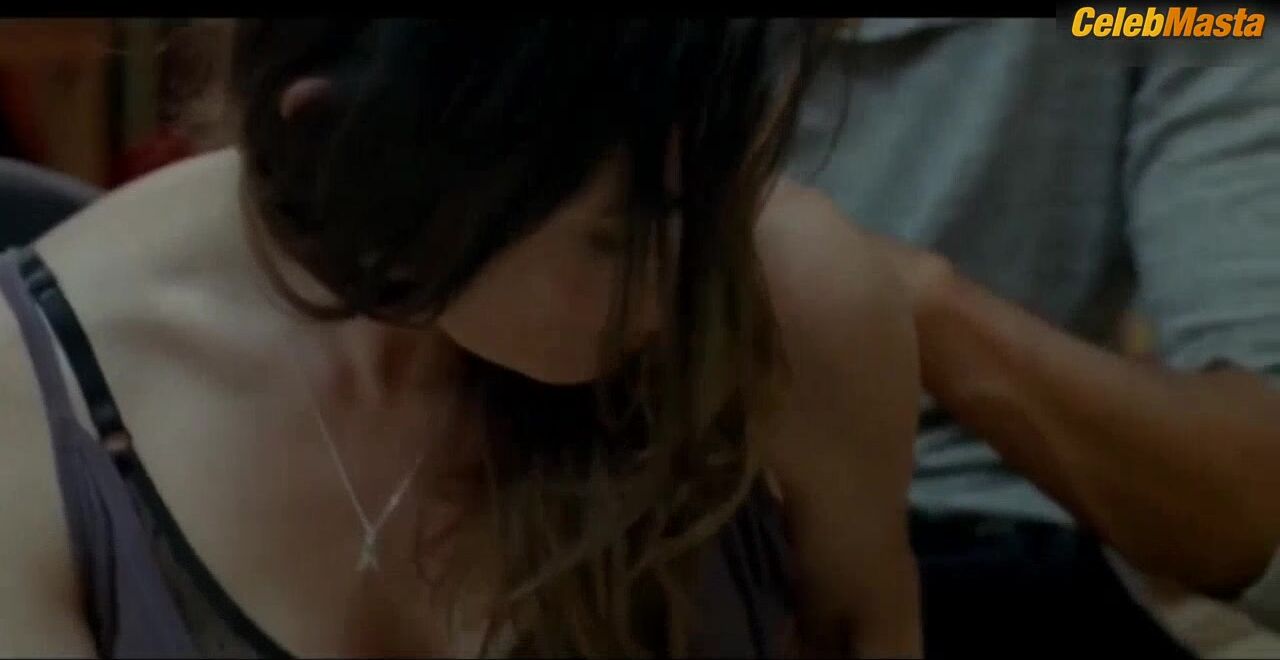 Elodie Bouchez Boobs, Underwear Scene In Happy Few - Photo 2 of 5