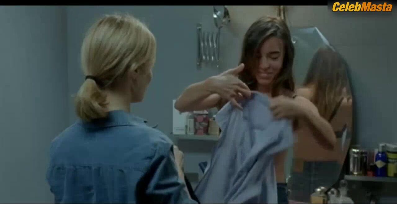 Elodie Bouchez Boobs, Underwear Scene In Happy Few - Photo 2 of 5 photo 5