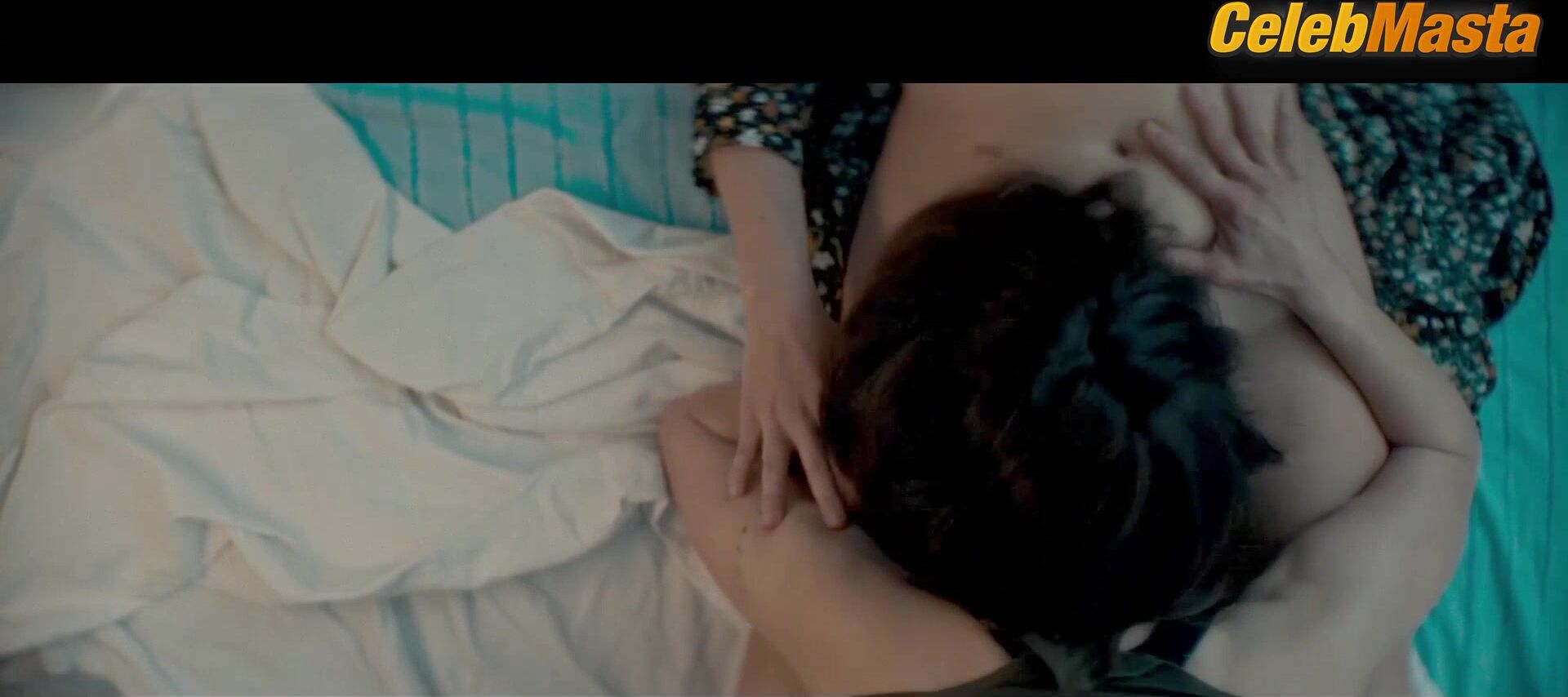 Laure Calamy And Suzanne Clement Underwear, Lesbian Scene - Photo 2 of 5 photo 1