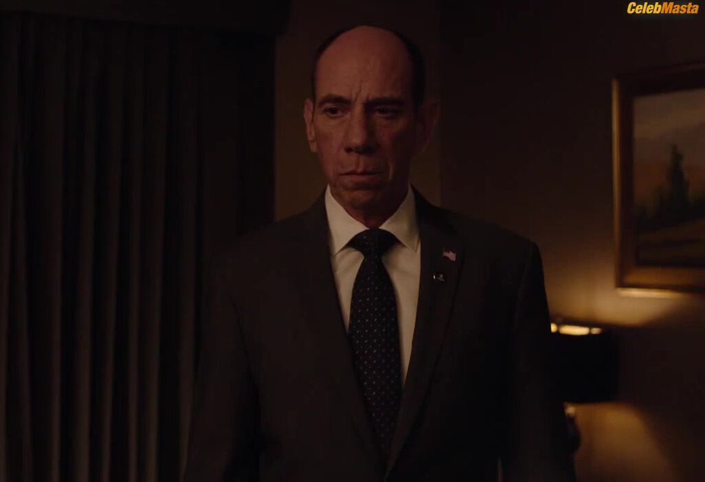 Berenice Marlohe ’s Tits Scene In Twin Peaks - Photo 1 of 5