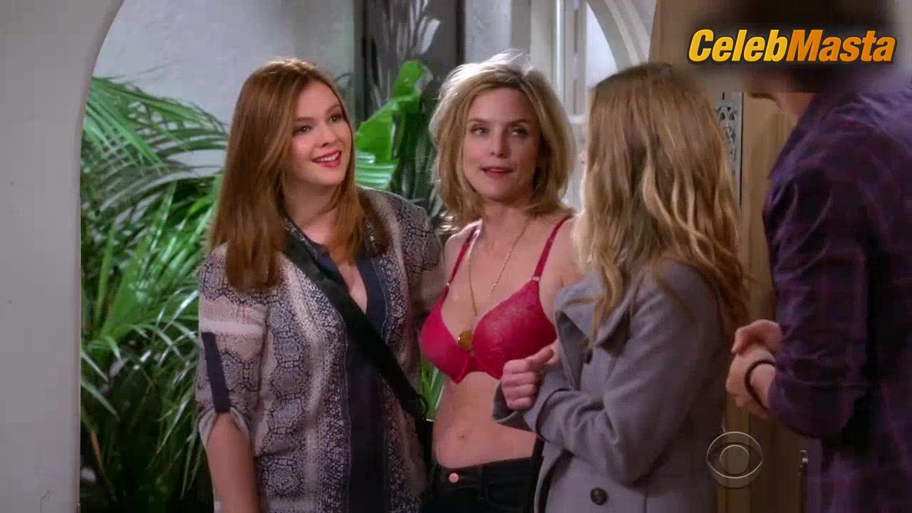 Courtney Thorne-smith Reveals Underwear Scene In Two And A Half Men - Photo 1 of 5 photo 5