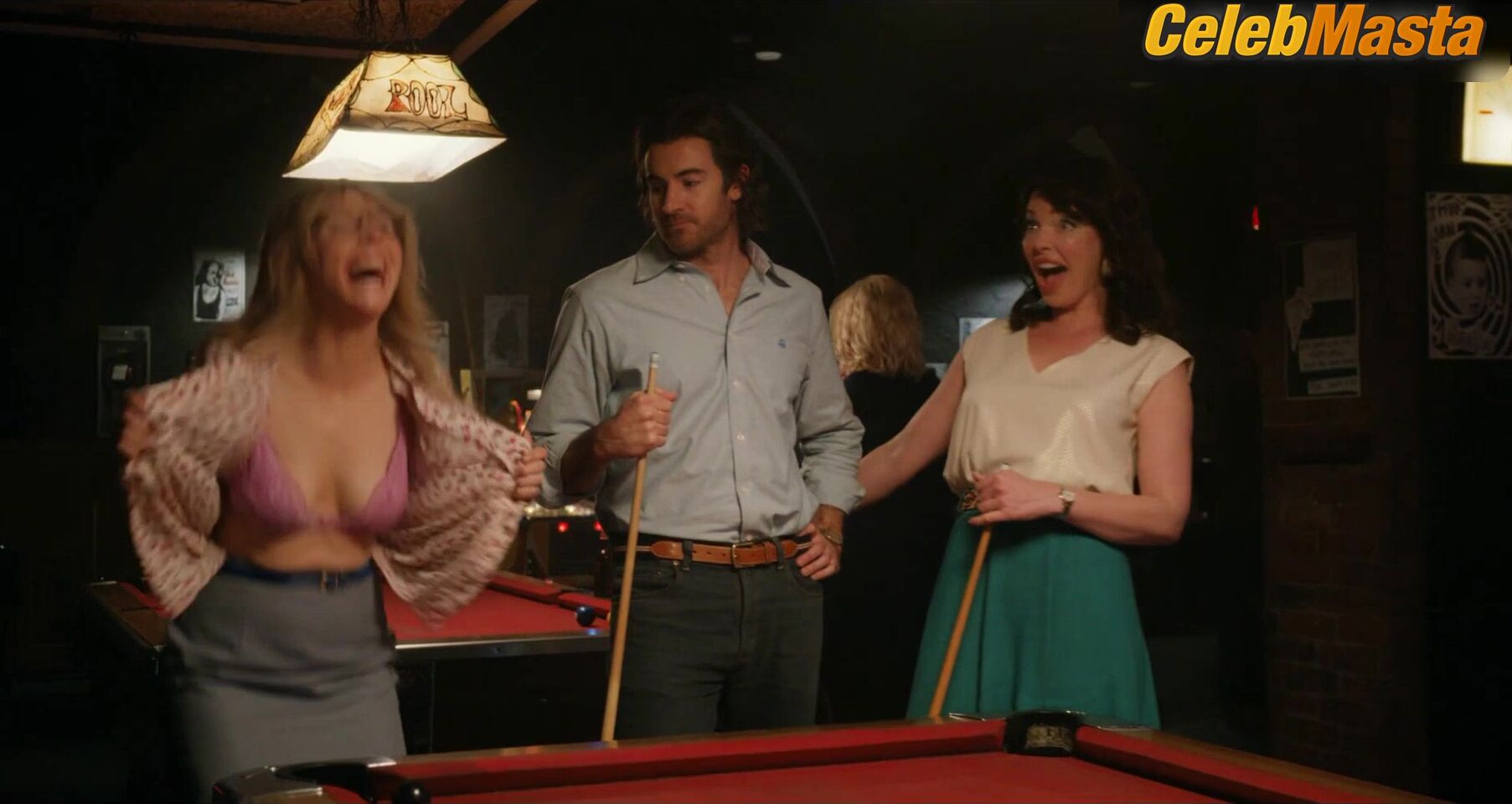 Sarah Chalke Flaunts Underwear Scene In Firefly Lane - Photo 2 of 5