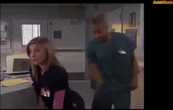Sarah Chalke ’s Sex Scene In Scrubs - Photo 1 of 5 photo 5