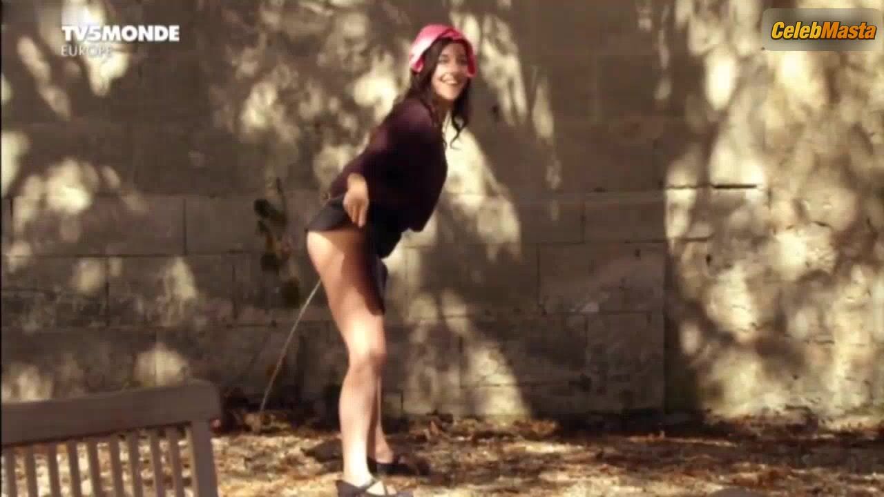 Laure Calamy ’s Sex Scene From Zouzou - Photo 2 of 5 photo 4
