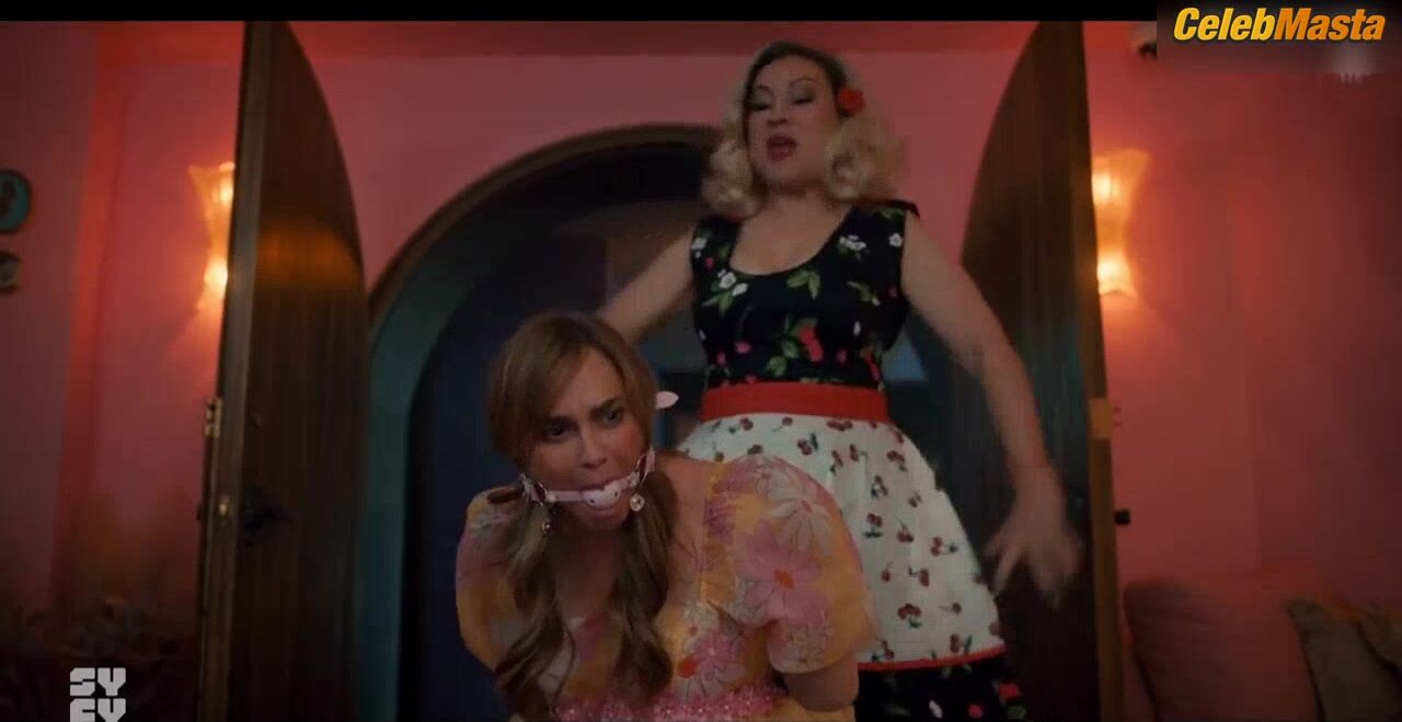 Jennifer Tilly Bares Tits In Chucky Scene - Photo 2 of 5