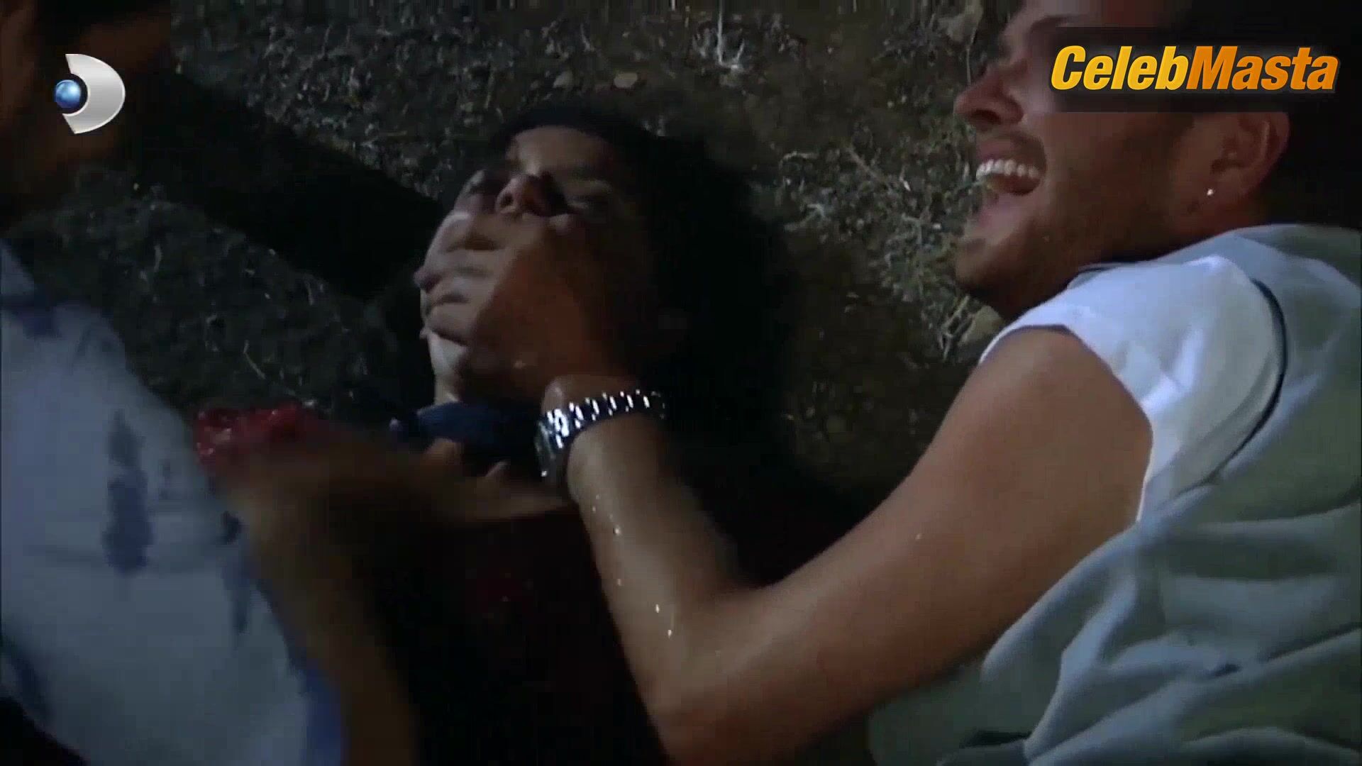 Beren Saat Sex Scene From Fatmagul’un Sucu Ne? - Photo 2 of 5