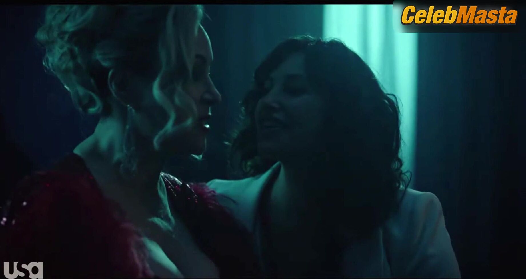 Gina Gershon Jennifer Tilly And ’s Lesbian Scene In - Photo 1 of 5 photo 2