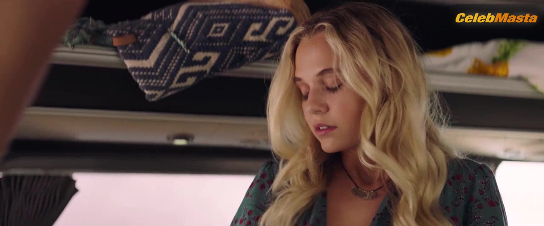 Madison Iseman Tits, Swimsuit Scene From The F**k-it List - Photo 1 of 5